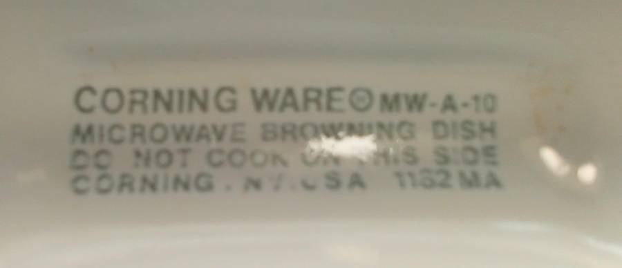 CorningWare MW-A-10 Microwave Browning Dish with Lid