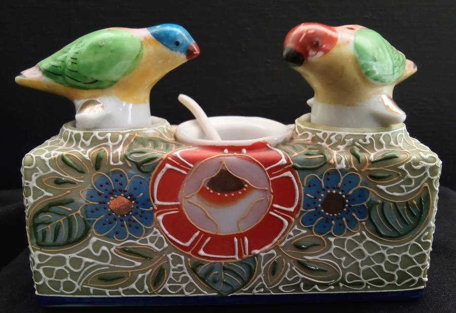 Vintage Takito Kutani Japanese Porcelain Bobbing bird Salt Pepper Shaker