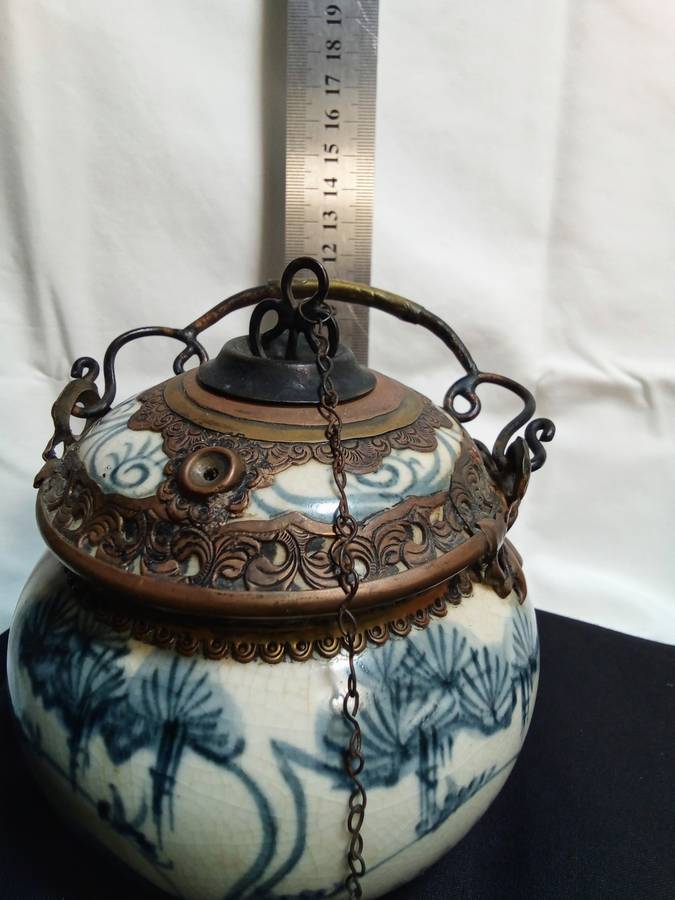 Vintage (possibly antique) oriental crackle glaze opium pot 2