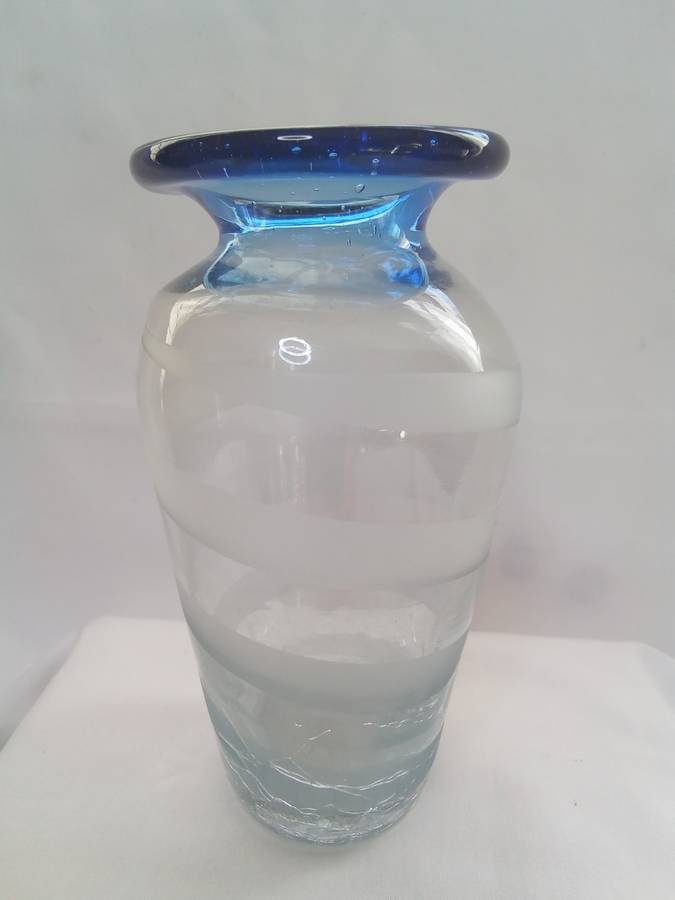 Lovely little gradient clear to blue crackle glass vase with sandblasting