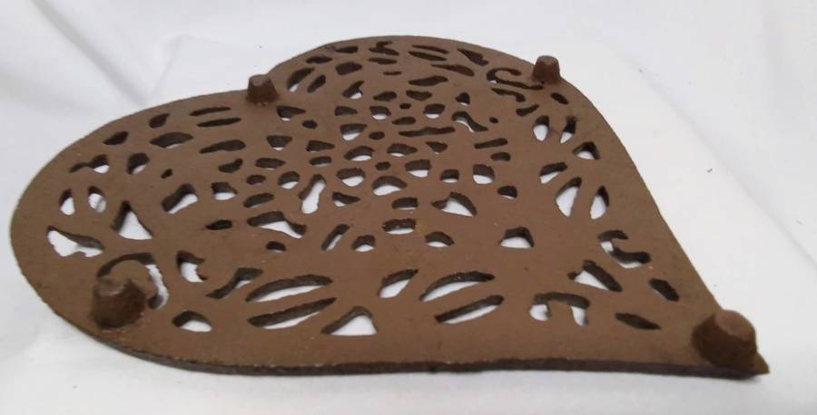 Beautiful heart shaped Metal trivet