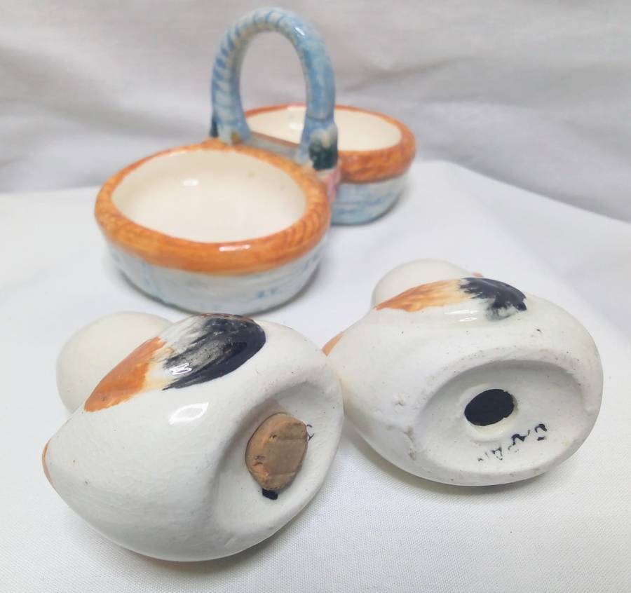 Cute vintage birdie salt and pepper set