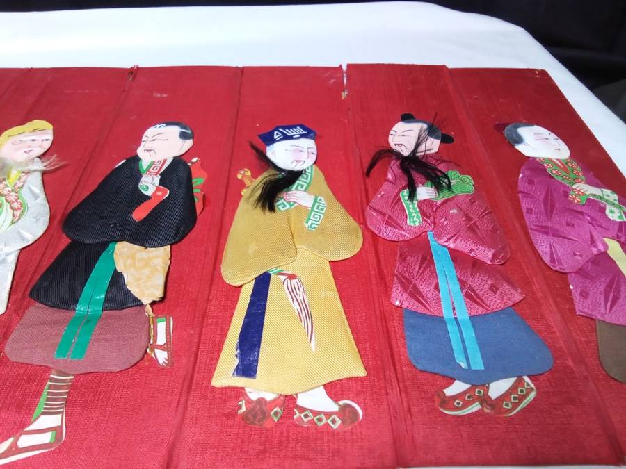 Lovely vintage Chinese collapsible table screen