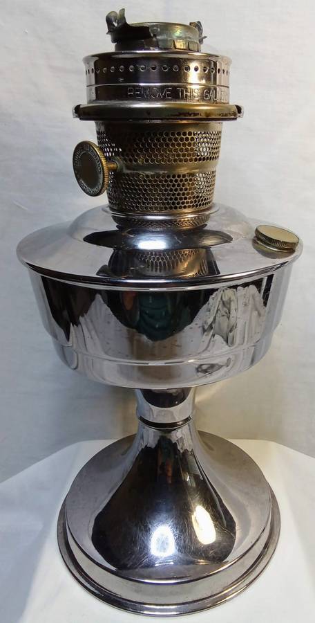 Vintage Aladdin lamp in very good condition