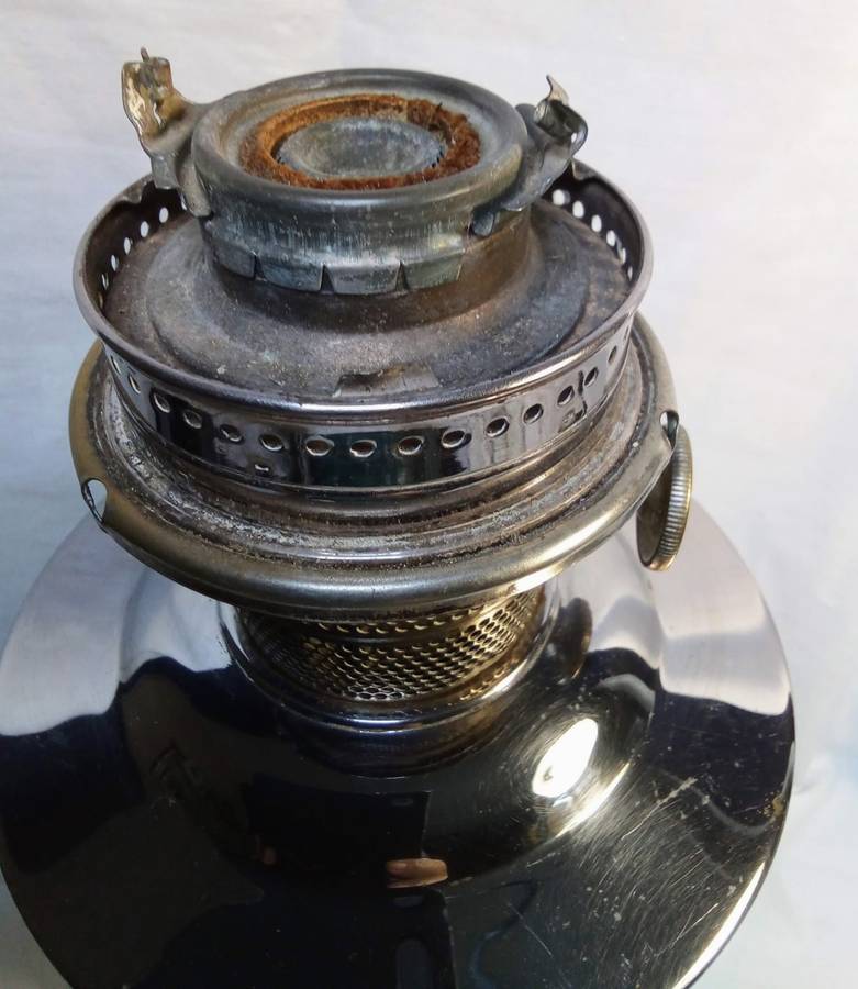 Vintage Aladdin lamp in very good condition