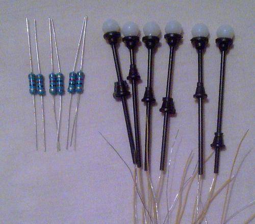 Set of 6 HO N Lampposts street lights6V  + Resistors for 12Volt supply
