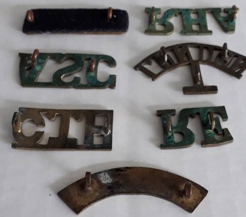 Auction  7 single shoulder titles