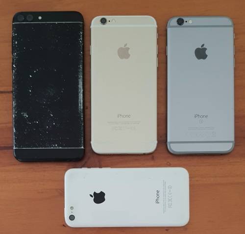 4 x  phones for spares salvage