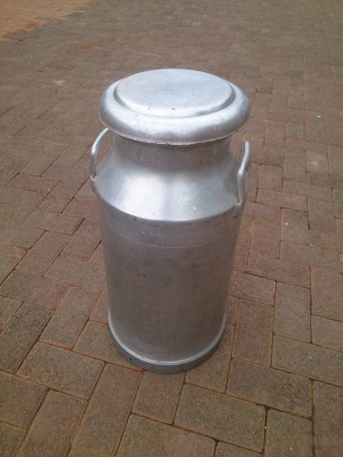 Stunning old Aluminium Roomkan in excellent condition!