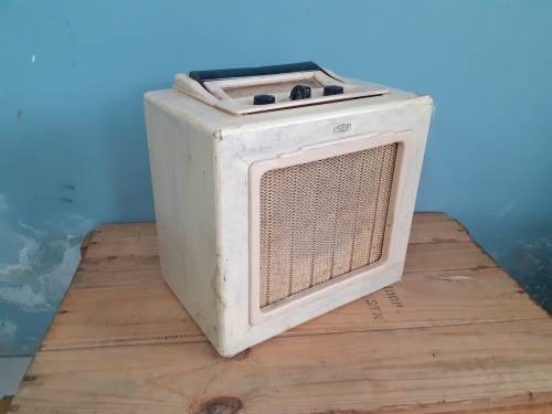 1950`s Portable EveReady Radio - MAKE AN OFFER!!!