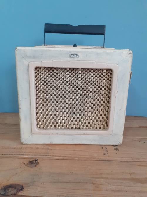 1950`s Portable EveReady Radio - MAKE AN OFFER!!!