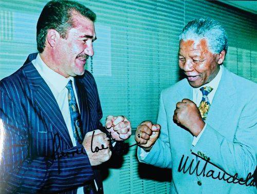Nelson Mandela & Gerrie Coetzee photo, signed in pen (not a print) - size 15cm x 20cm