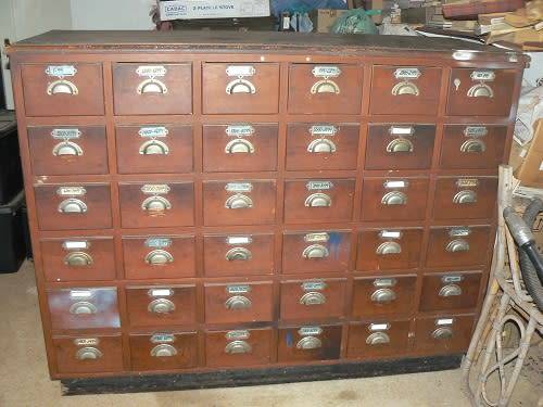 Card filing / small item storage cabinet