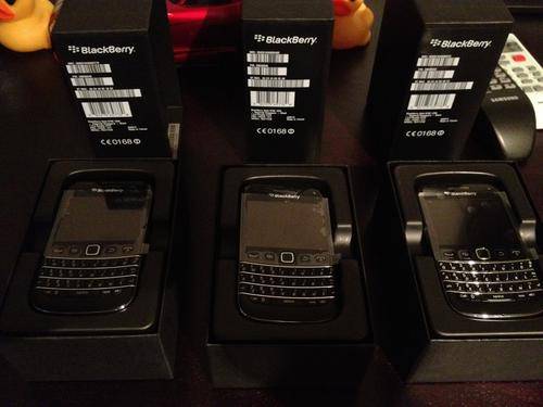 3x BRAND NEW!!! BlackBerry 9790 Bold 5 Grey Stock