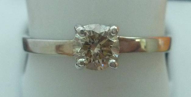 Stunning 0.460ct Round Cut Diamond Ring 9kt White Gold Size K. Certified