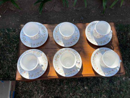 Set of six tea cups and saucers