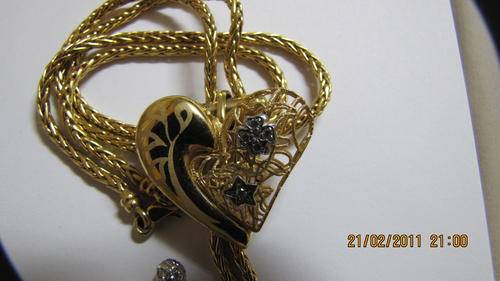 9kt Yellow and White Gold necklaces there is just two in South Africa its a wow!!!!