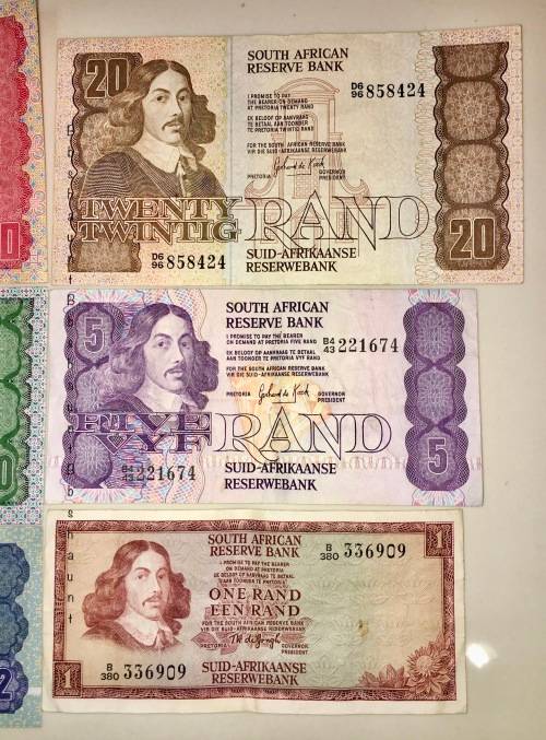 COMPLETE SET OF GPC DE KOCK & DECIMALS  R50 TO( R1 TW DE JONG 1975)-1980s HIGH GRA (1 BID TAKES ALL)