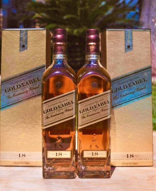 JOHNNY WALKER GOLD LABEL CENTENARY BLEND SEALED & FULL ,VERY COLLECTABLE