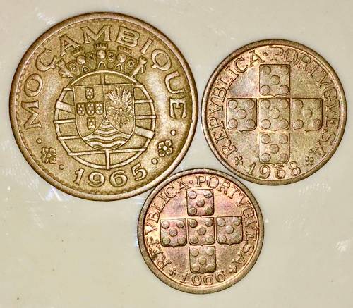 PORTUGAL,,,1 ESCUDOS MOZ & XX CENTAVOS , X CENTAVOS  1965-1966-1968