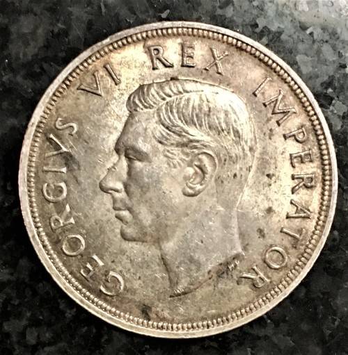 S A UNION SILVER 5 SHILLINGS 1947 -- GOOD CONDITION 80% SILVER CROWN