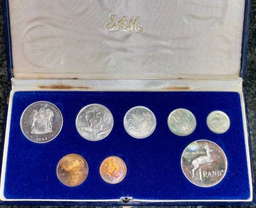 S A MINT PROOF SET 1984 WITH SILVER R1 TO 1 CENT IN BLUE S A MINT BOX WITH BOTH R1s