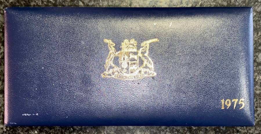 S A MINT PROOF SET 1975 SILVER R1 TO 1/2 CENT - SILVER R1 IS UNCIRCULATED - IN BLUE S A MINT BOX