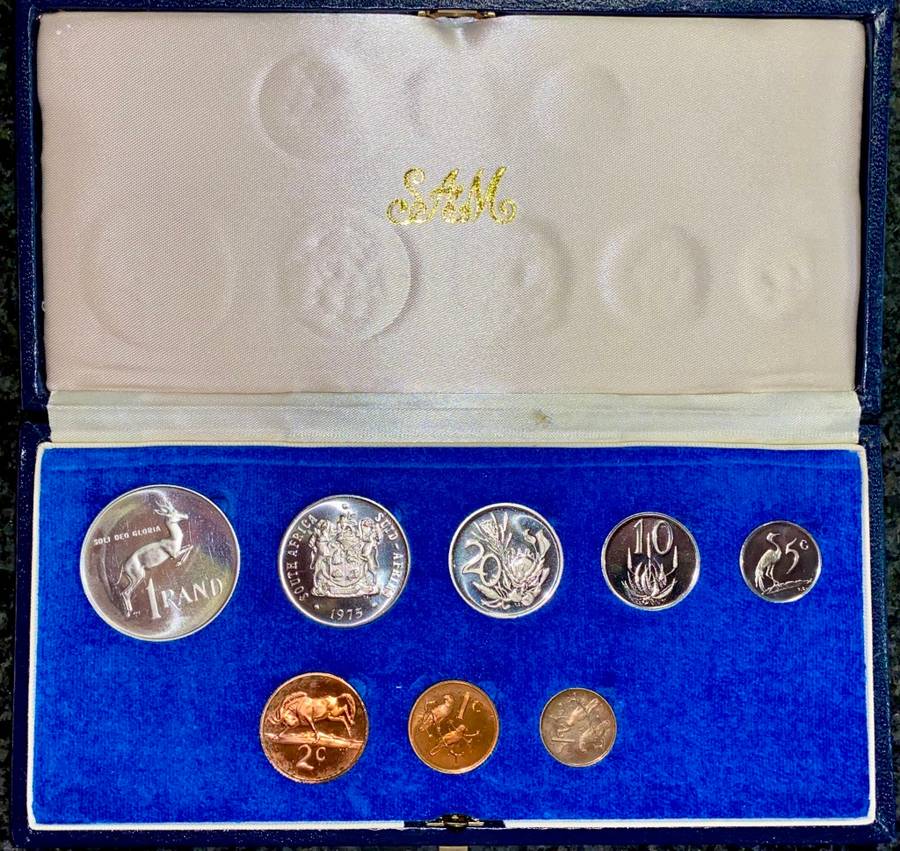 S A MINT PROOF SET 1975 SILVER R1 TO 1/2 CENT - SILVER R1 IS UNCIRCULATED - IN BLUE S A MINT BOX