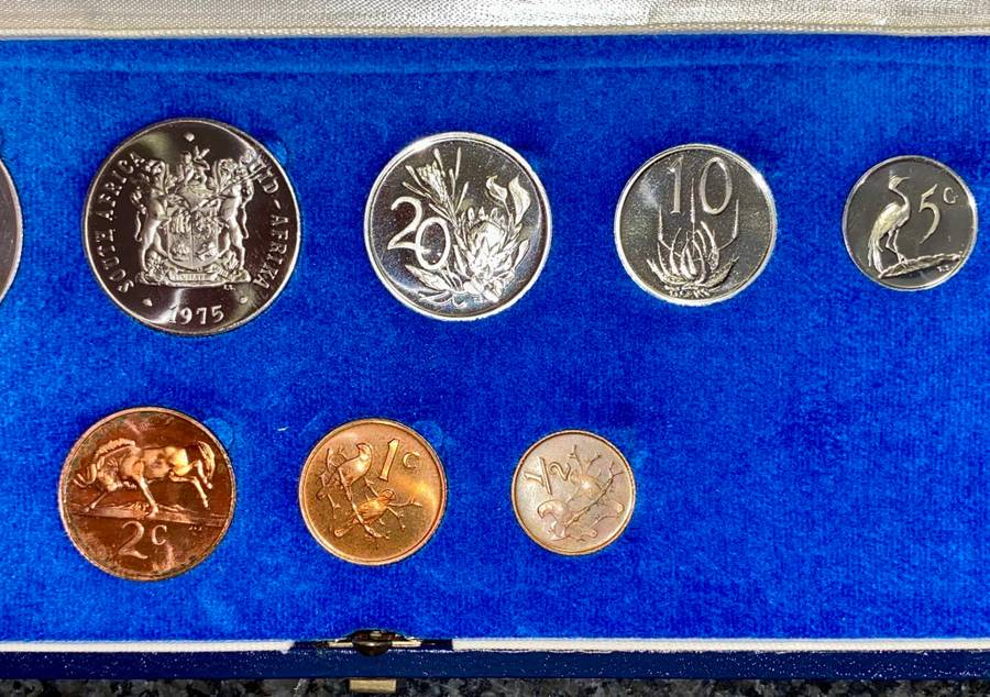 S A MINT PROOF SET 1975 SILVER R1 TO 1/2 CENT - SILVER R1 IS UNCIRCULATED - IN BLUE S A MINT BOX
