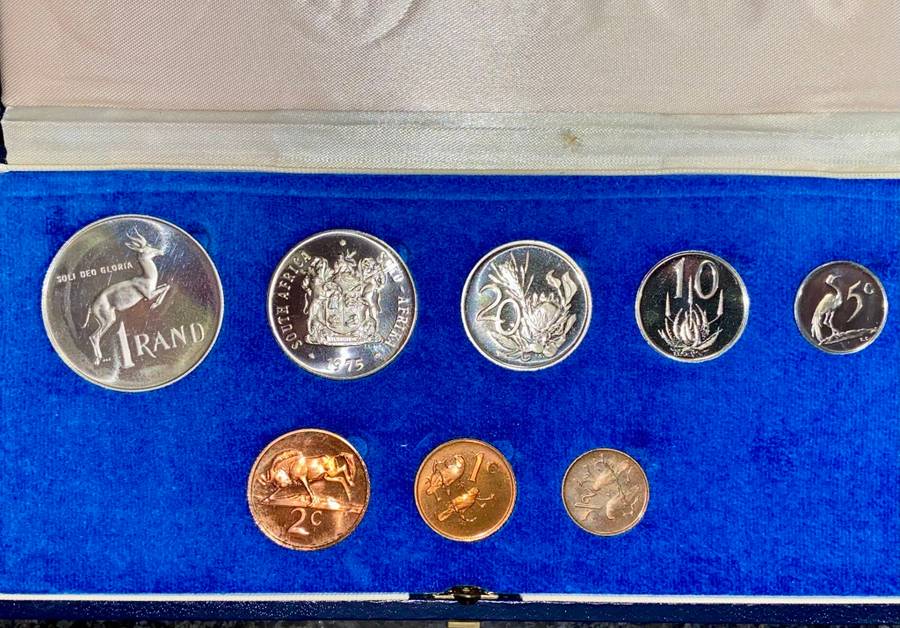 S A MINT PROOF SET 1975 SILVER R1 TO 1/2 CENT - SILVER R1 IS UNCIRCULATED - IN BLUE S A MINT BOX