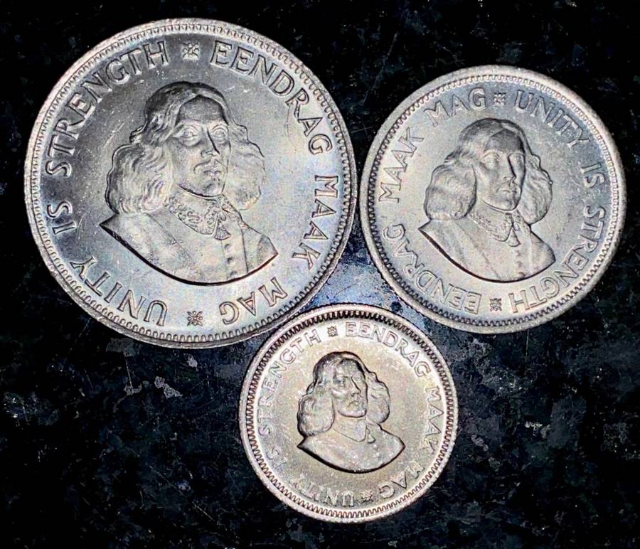 SOUTH AFRICA SILVER SET - 20 CENT - 10 CENT - 5 CENT 1964 -- HIGH GRADE COINS -- ( 1 BID TAKES ALL)