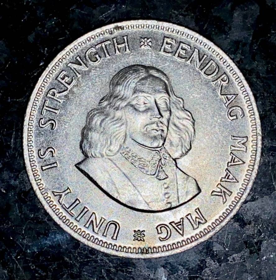 SOUTH AFRICA SILVER 20 CENT 1961 - HIGH GRADE COIN -