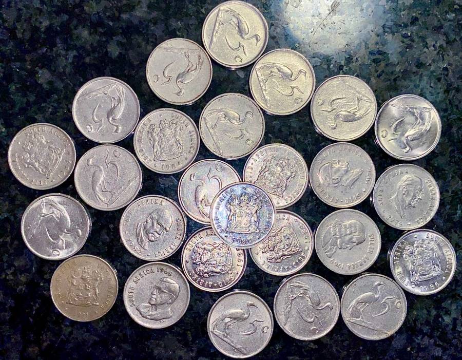 SOUTH AFRICA 5 CENTS INCLUDES UNC 1989 & VARIOUS DATES 2ND DECIMAL 1965-89(1 BID TAKES ALL 26 COINS)