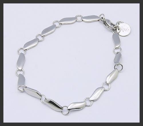 ELEGANT SILVER STAINLESS STEEL LINK BRACELET