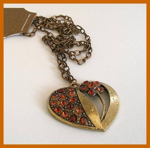 FUNKY HEART FASHION NECKLACE - AMBER