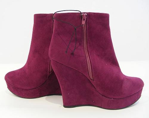 *R1* - TRENDY PURPLE WEDGE HEEL BOOTIES - SIZE: 7