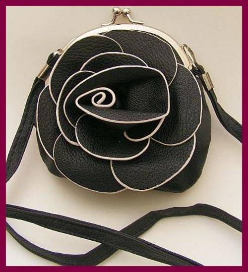 SUPER CUTE ROSE DETAIL MINI HANDBAG - BLACK