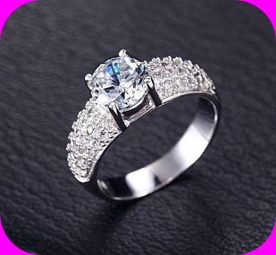 *SPECTACULAR* 0.125CT AAA Zircon 925 Sterling Silver Filled Ring - SIZE : 8.5