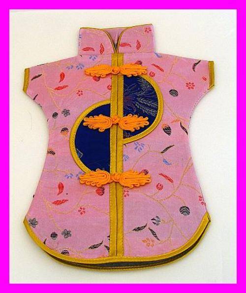 PINK AND BLUE CHINESE WINE BOTTLE COVER