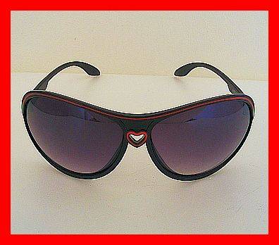 *R1* - STUNNING BLACK AND RED HEART SUNGLASSES