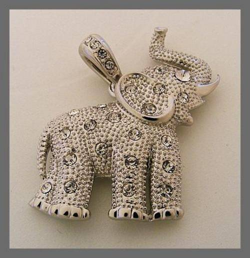 STUNNING SILVER DIAMANTE ELEPHANT PENDANT
