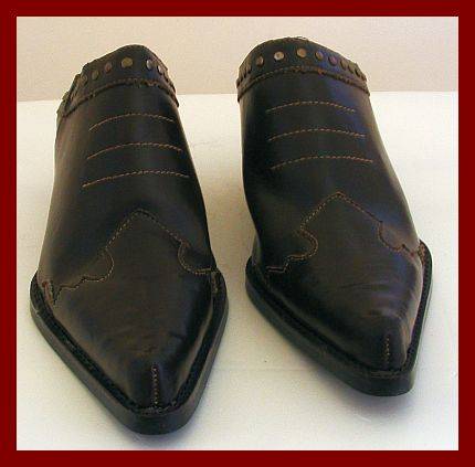 TRENDY BROWN COWBOY STYLE MULES - SIZE: 5
