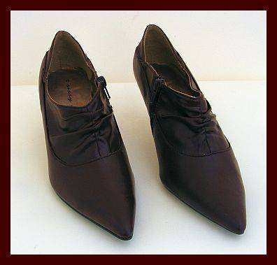 BROWN ANKLE BOOTS FROM SISSY BOY - SIZE: 6