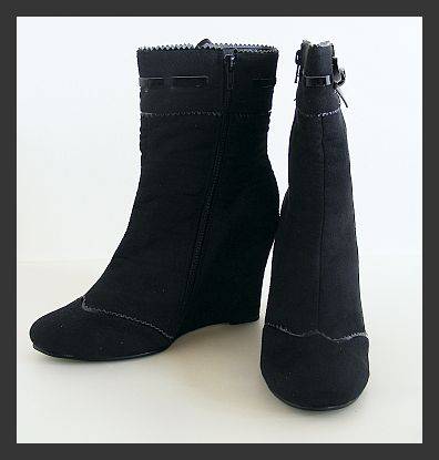 SIZE: 6 - BLACK WEDGE HEEL ANKLE BOOTS FROM FASHION EXPRESS