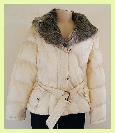 SIZE: LARGE - CREAM BELTED JACKET WITH DETACHABLE FUR COLLAR