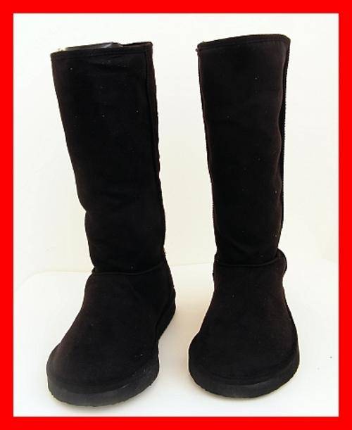 SIZE: 6 - BLACK FULLY FUR LINED FOREVER LOVE FLAT BOOTS FROM ZOOM