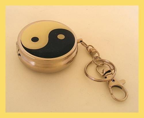 PORTABLE KEY RING ASHTRAY WITH YING YANG PICTURE