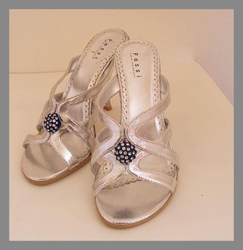 *R1* - SIZE: 7 - SILVER & DIAMANTE SANDALS WITH CLEAR WEDGE HEEL