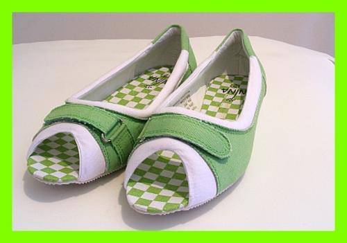 *SPRING SPECIAL* - SIZE: 6 - SPRING GREEN WEDGE HEEL CANVAS SHOES - SUPER COMFY