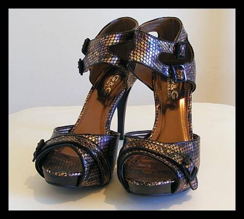 *R1* - SIZE: 5 - BRONZE & BLACK SNAKESKIN PLATFORM SANDALS FROM GLAM & GO